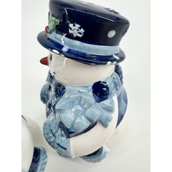 Ceramic Hugging Snowmen Salt & Pepper Shakers Blue White Winter Set - Picture 3 of 12